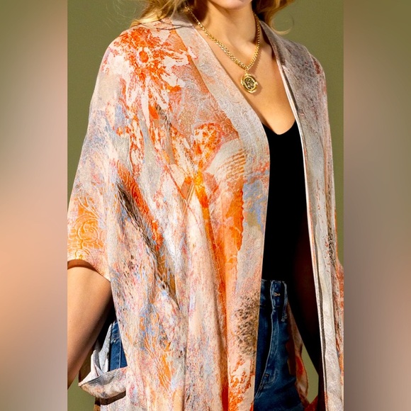 Bohemian Nottingham Fringe Kimono with Floral Pattern - Picture 4 of 9